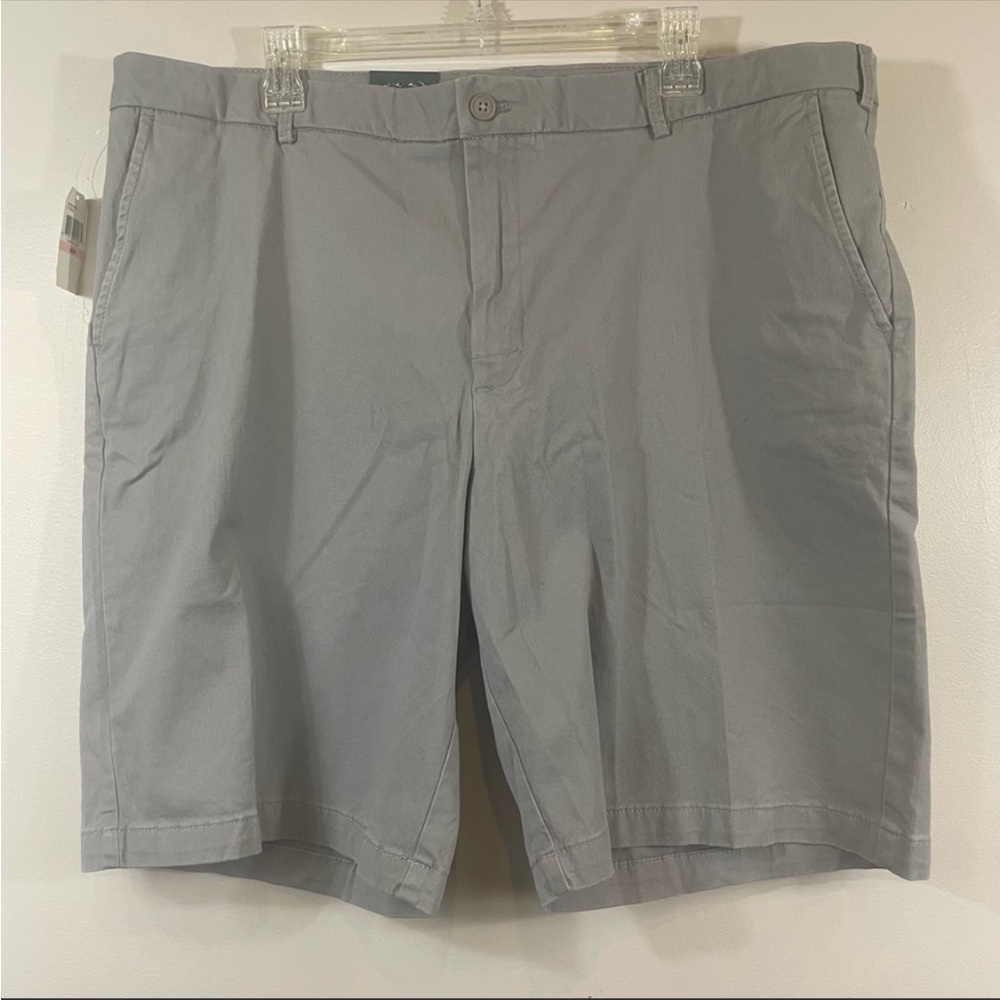 Izod Shorts NWT size 40
